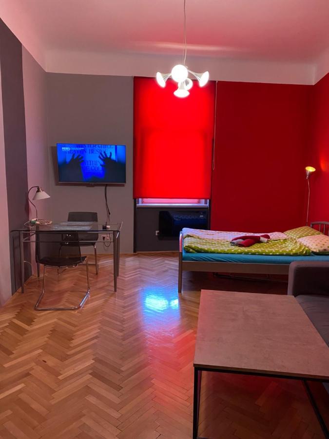 Apartment B42 Bed And Cafe 프라하 외부 사진